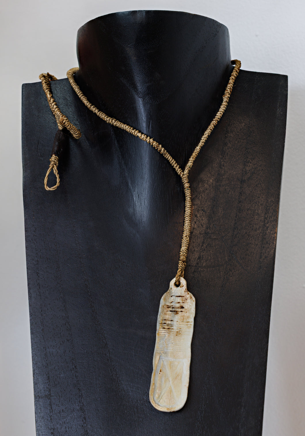 Wanjibung Edwards, Bailor Shell Pendant II